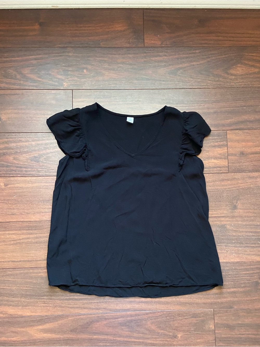 OLD NAVY BLACK TOP FRILLY SLEEVES V NECK WOMEN S